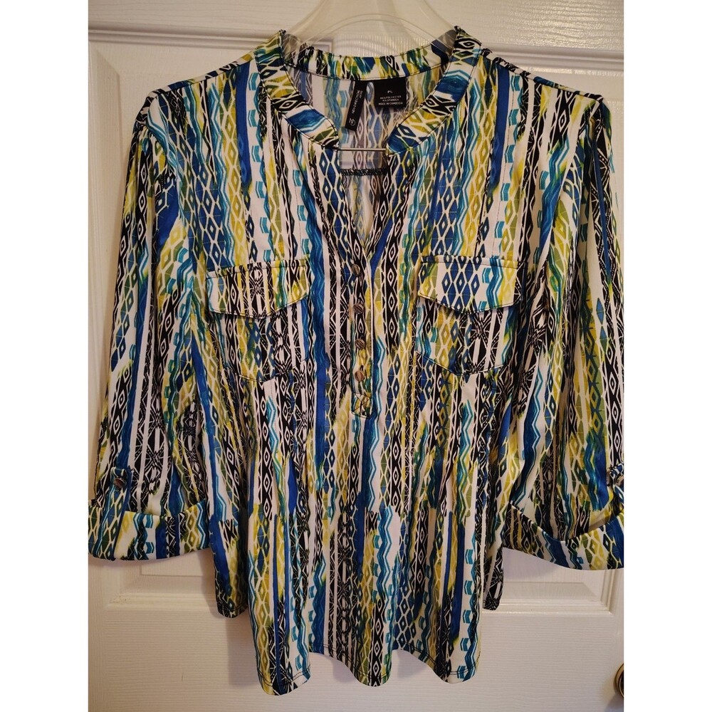 New Directions Petite Multicolor Geometric V-Neck 3/4 Button Blouse PL